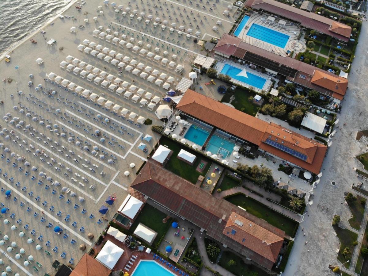Апартаменты Teresita Wellness Club Виареджо Экстерьер фото